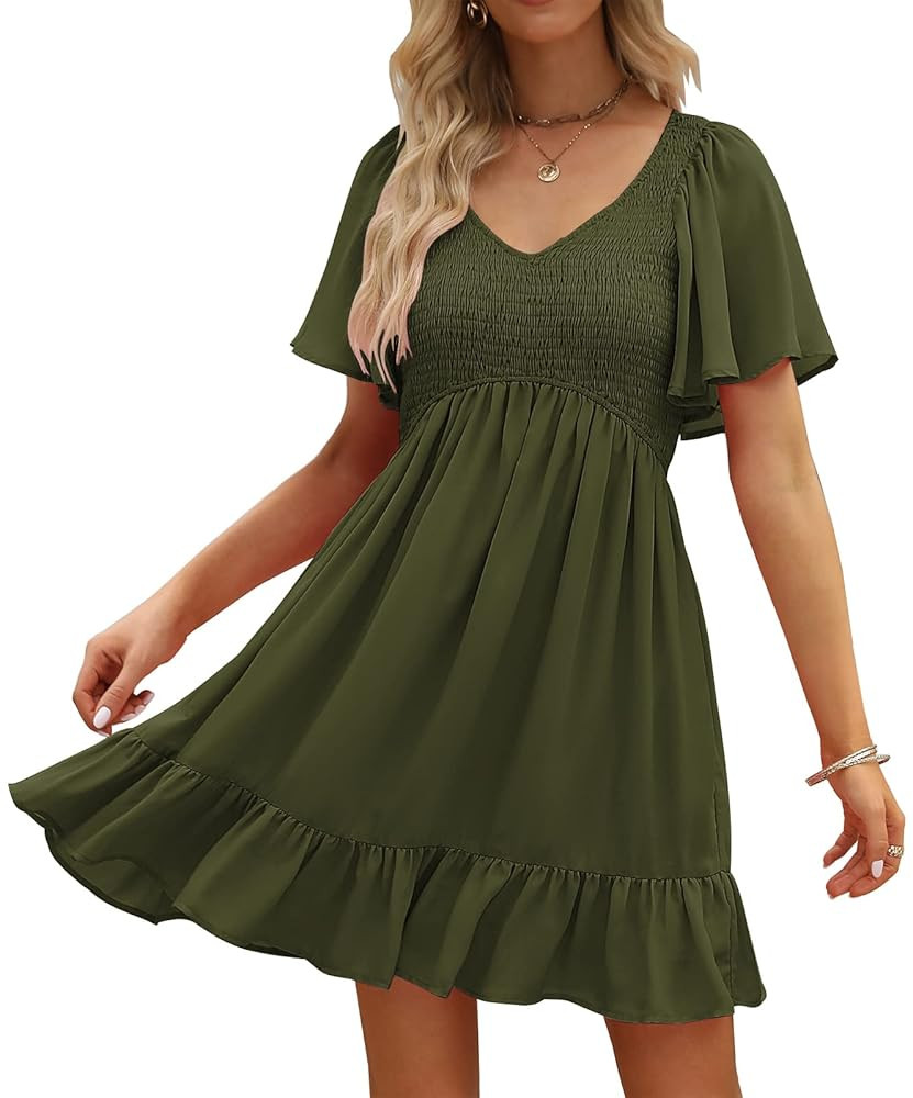 Women's Flowy Casual Mini Dresses 2025 Summer Graduation Smocked V Neck Vacation Dress Dress with Pockets